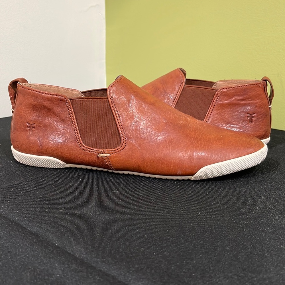 Frye cognac leather loafers Sz 8